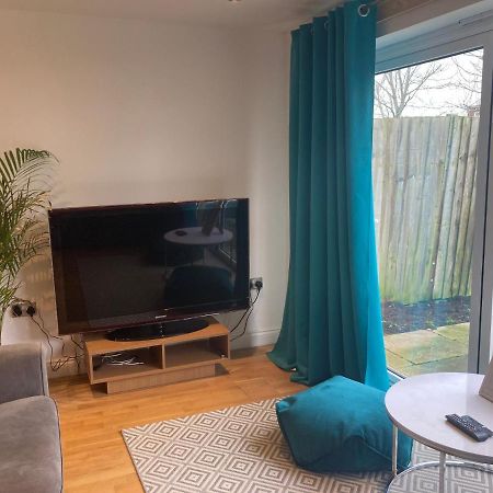 Bevendean Beach Hut - Modern 5 Bedroom House, With Parking Brighton Exterior photo