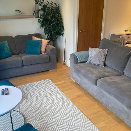 Bevendean Beach Hut - Modern 5 Bedroom House, With Parking Brighton Exterior photo