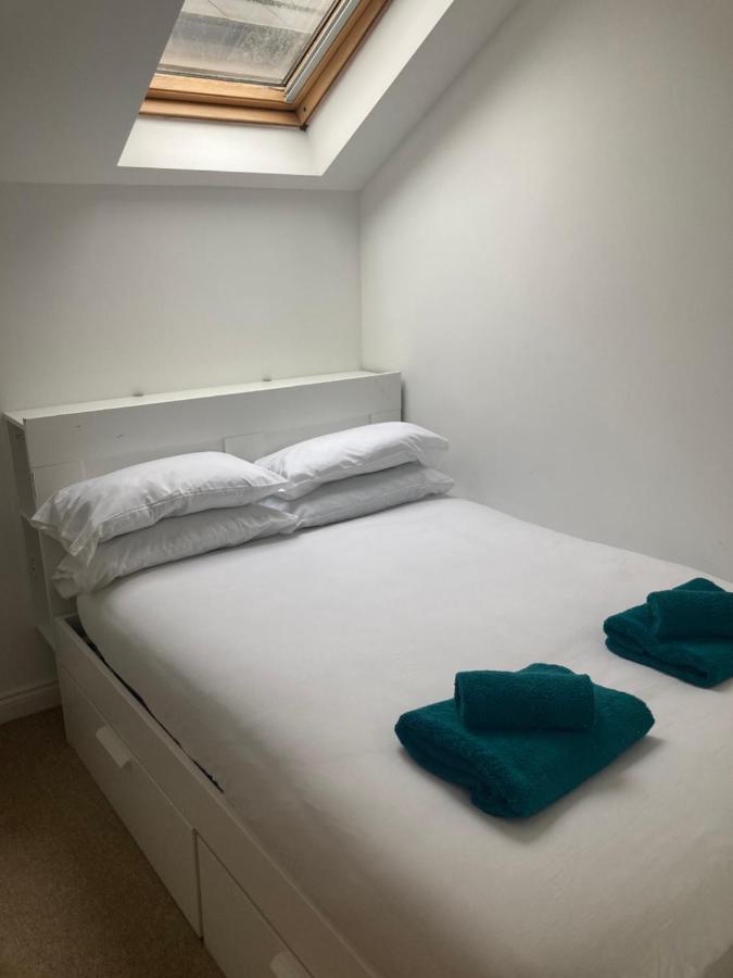 Bevendean Beach Hut - Modern 5 Bedroom House, With Parking Brighton Exterior photo